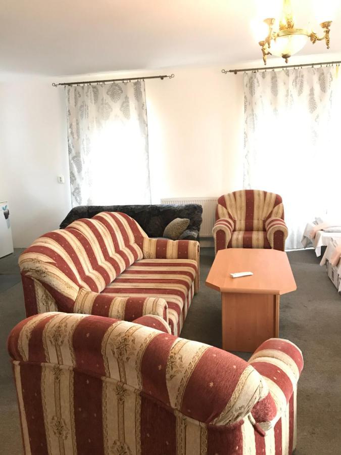 Penzion Aniko Diakovce-Sala Dış mekan fotoğraf