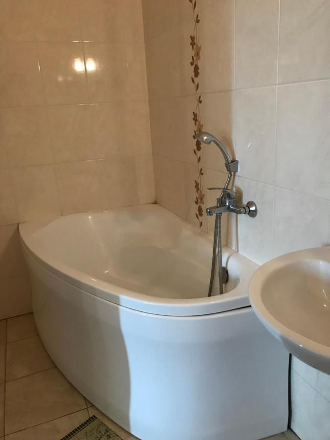 Penzion Aniko Diakovce-Sala Dış mekan fotoğraf